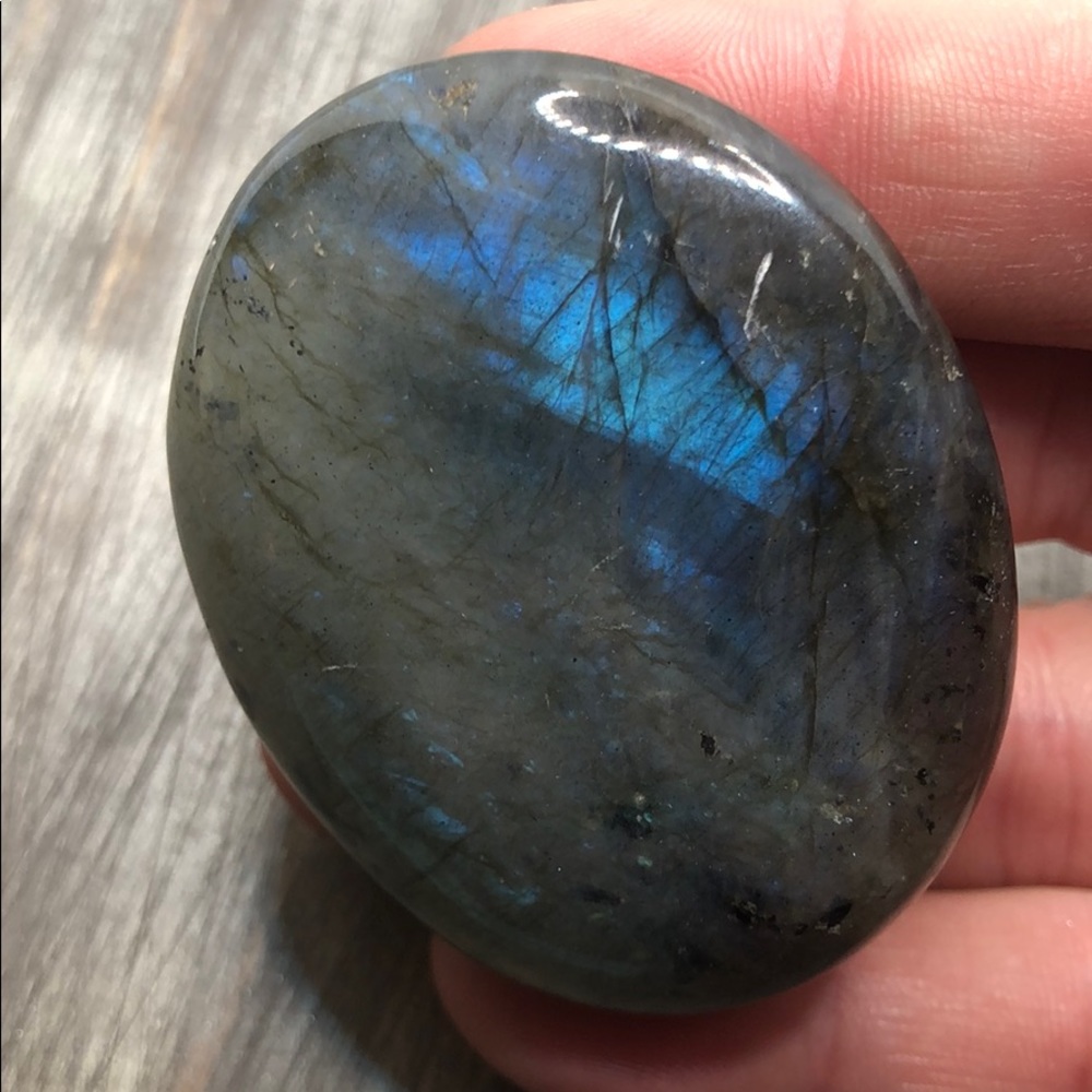 Blue green flash labradorite crystal palm stone